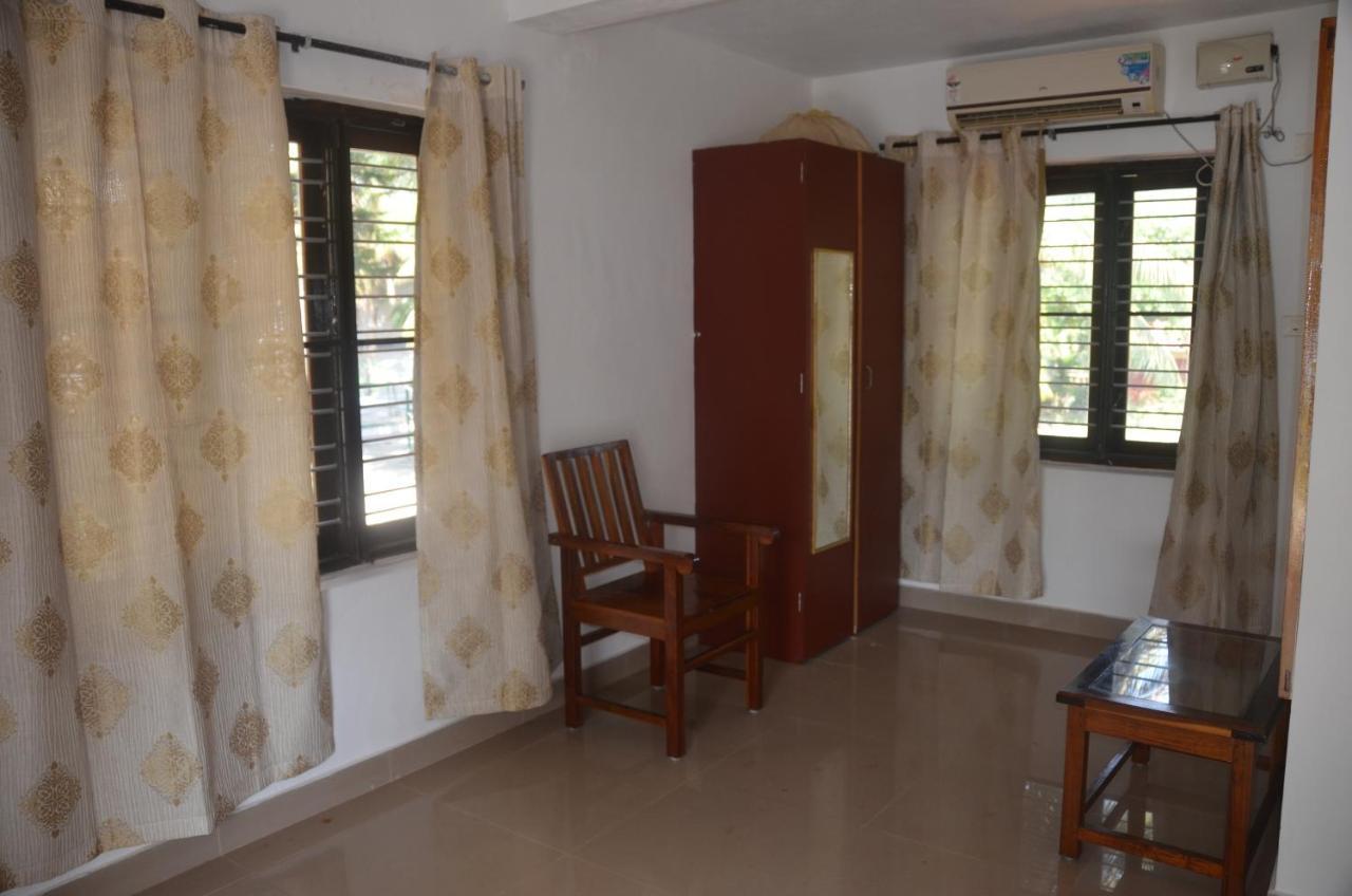 Arya Homestay Bougain Villa Гокарна Екстериор снимка