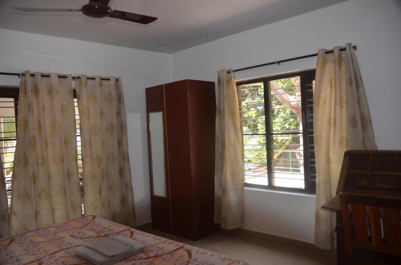Arya Homestay Bougain Villa Гокарна Екстериор снимка