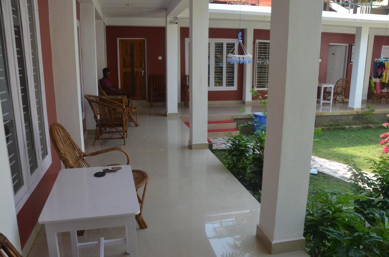 Arya Homestay Bougain Villa Гокарна Екстериор снимка