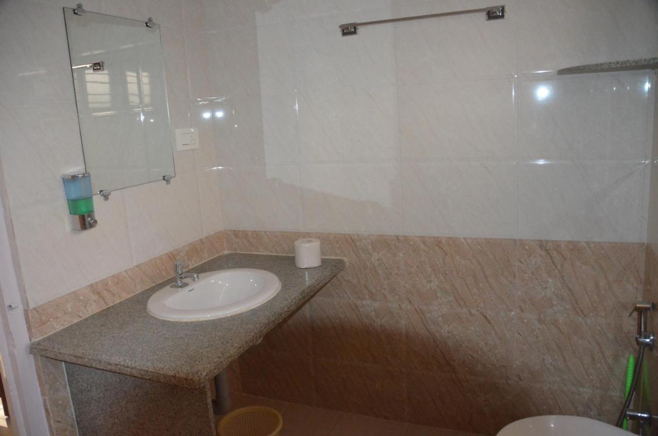Arya Homestay Bougain Villa Гокарна Екстериор снимка