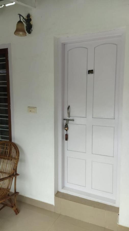 Arya Homestay Bougain Villa Гокарна Екстериор снимка