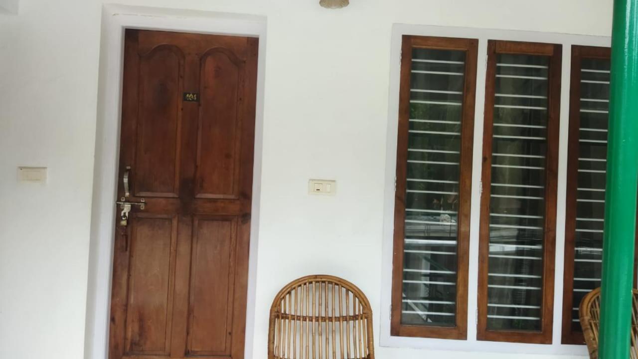 Arya Homestay Bougain Villa Гокарна Екстериор снимка